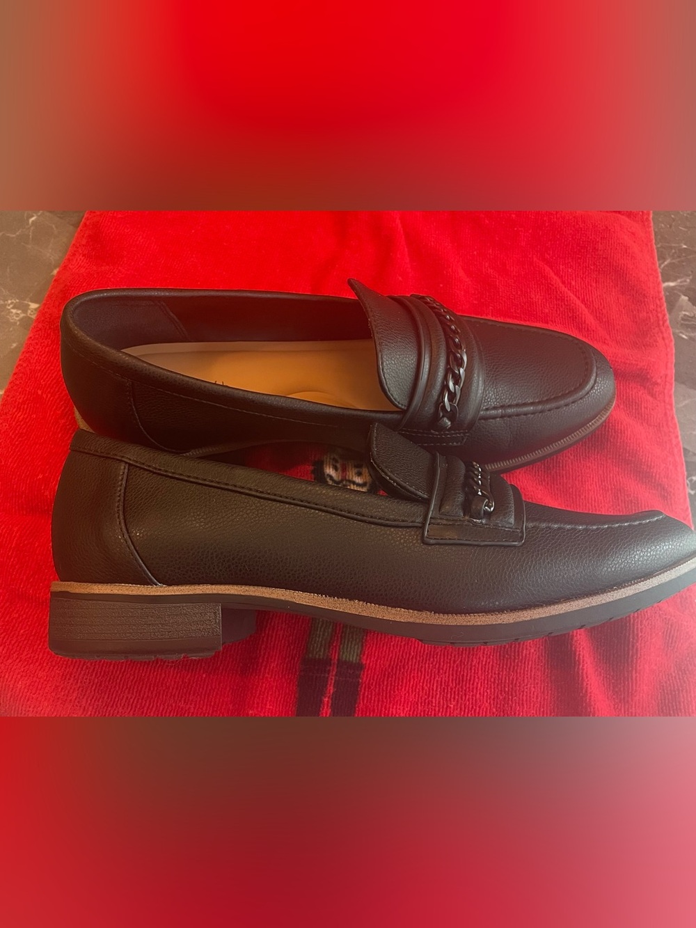 Woman’s Baretraps black Emmie Loafer 9 medium